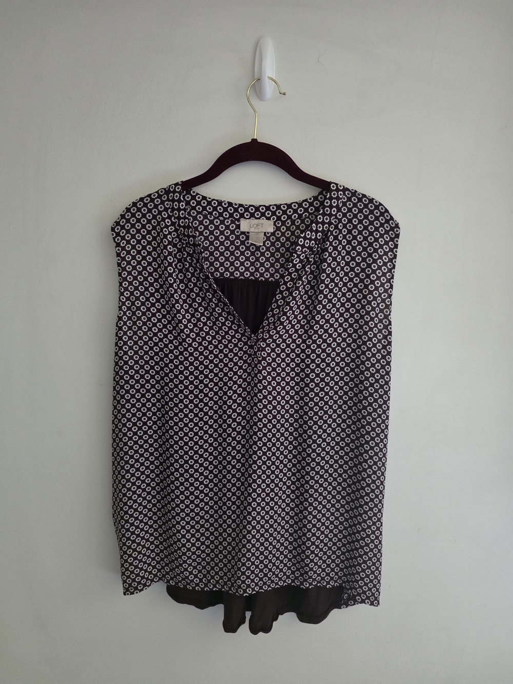 LOFT Violet & White Geometric Sleeveless Blouse